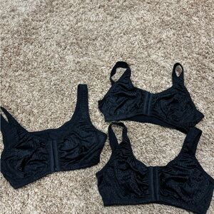 Front hooking compression bras post surgery